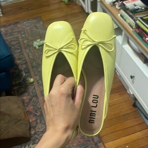 Women's Yellow Bow Flats size 40